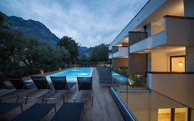 Riva Lake Lodge